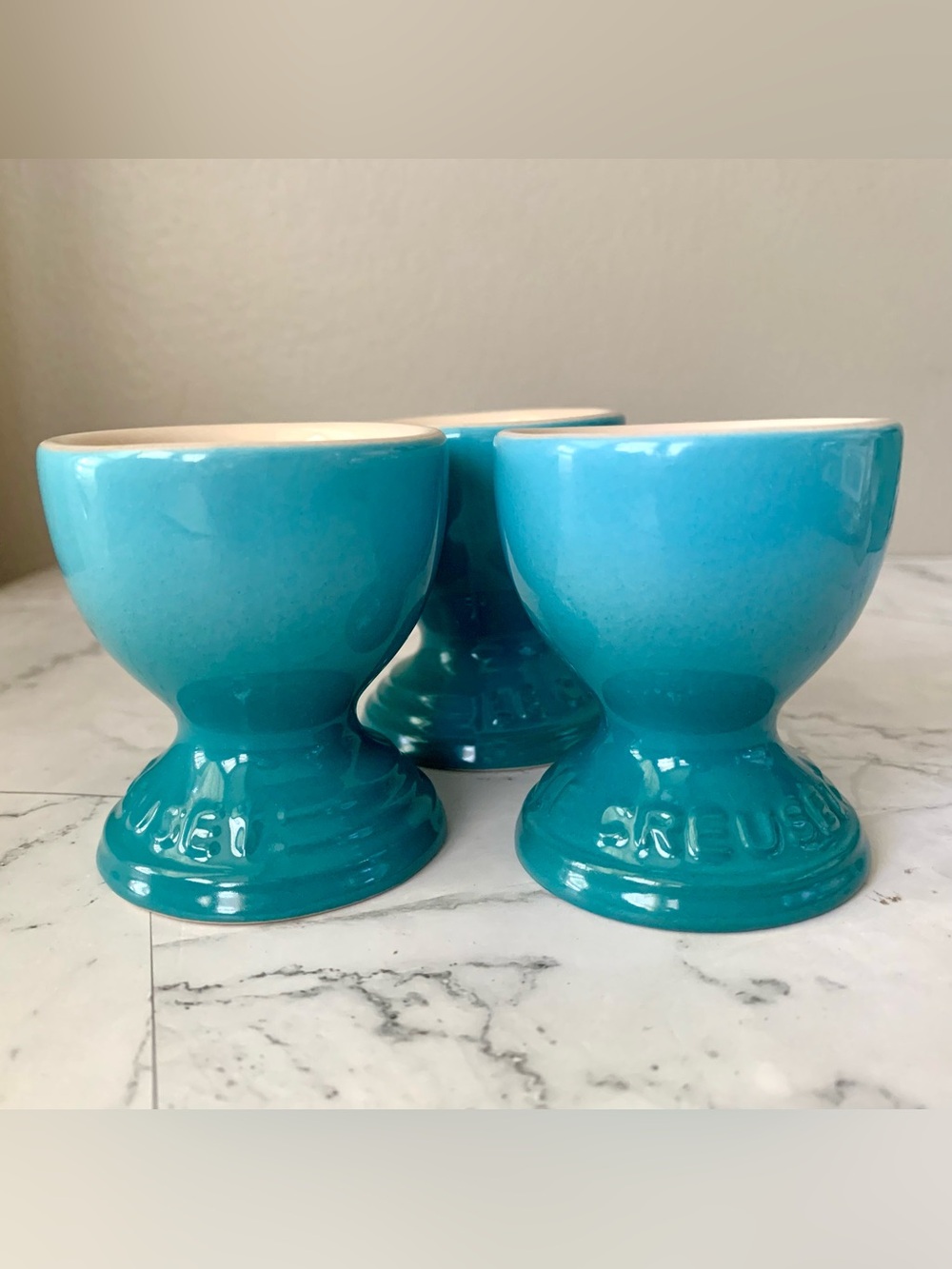 Le Creuset Footed Egg Cups Caribbean Blue Set of 3 - Picture 5 of 8